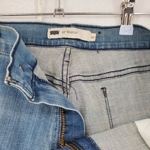 Levi 515 Jeans Women’s Boot Cut Embroidered on rear pockets Blue Size 14 Short - Picture 8 of 12